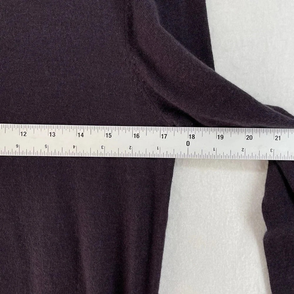 H&M Sweater Men's Sz S Dark Purple Pullover Cashmere V-neck Long Sleeve Stretch - Picture 3 of 12